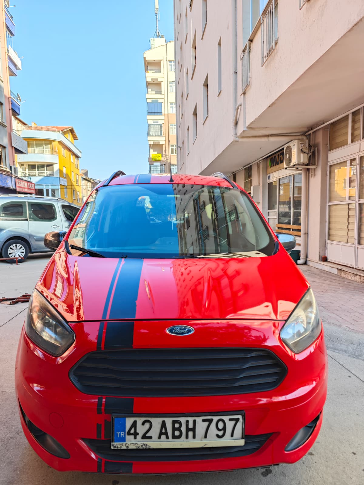 Sahibinden Ford Tourneo Courier 1.5 TDCi Black Line 2018 Model